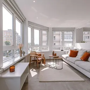 Huswell - Bright Modern Close To The Casino Appartement